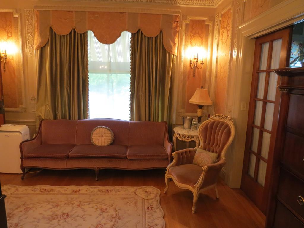 Silver Fountain Inn Довер Экстерьер фото