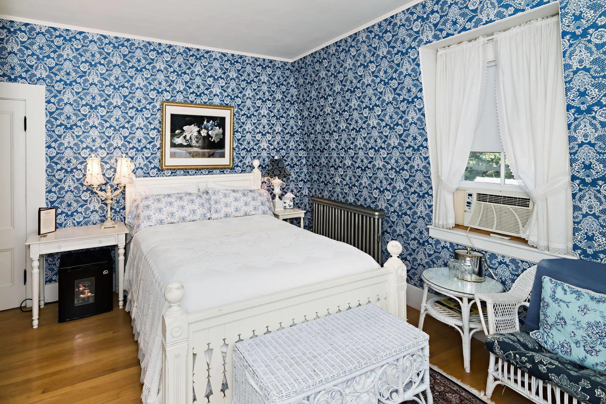 Silver Fountain Inn Довер Экстерьер фото
